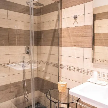 دار ضيافة روما سنترال رومز أو أفيتاكامير بيت ضيافة روما