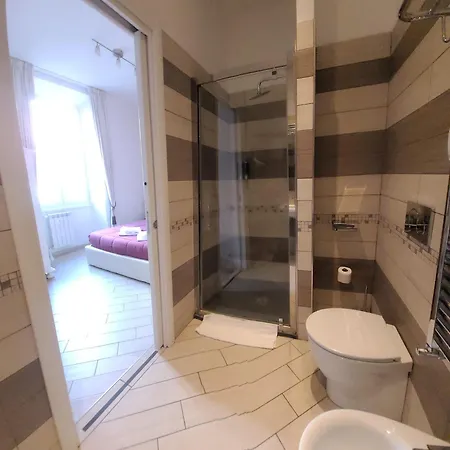 دار ضيافة روما سنترال رومز أو أفيتاكامير 4* روما