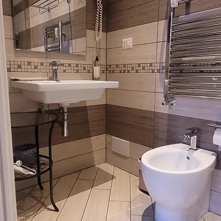 دار ضيافة روما سنترال رومز أو أفيتاكامير بيت ضيافة روما