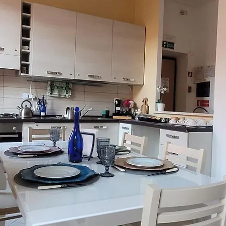 دار ضيافة روما سنترال رومز أو أفيتاكامير 4*