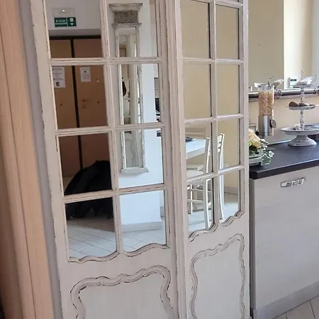 دار ضيافة روما سنترال رومز أو أفيتاكامير بيت ضيافة