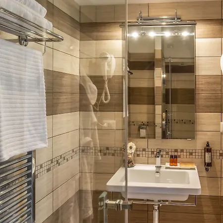 دار ضيافة روما سنترال رومز أو أفيتاكامير 4* روما